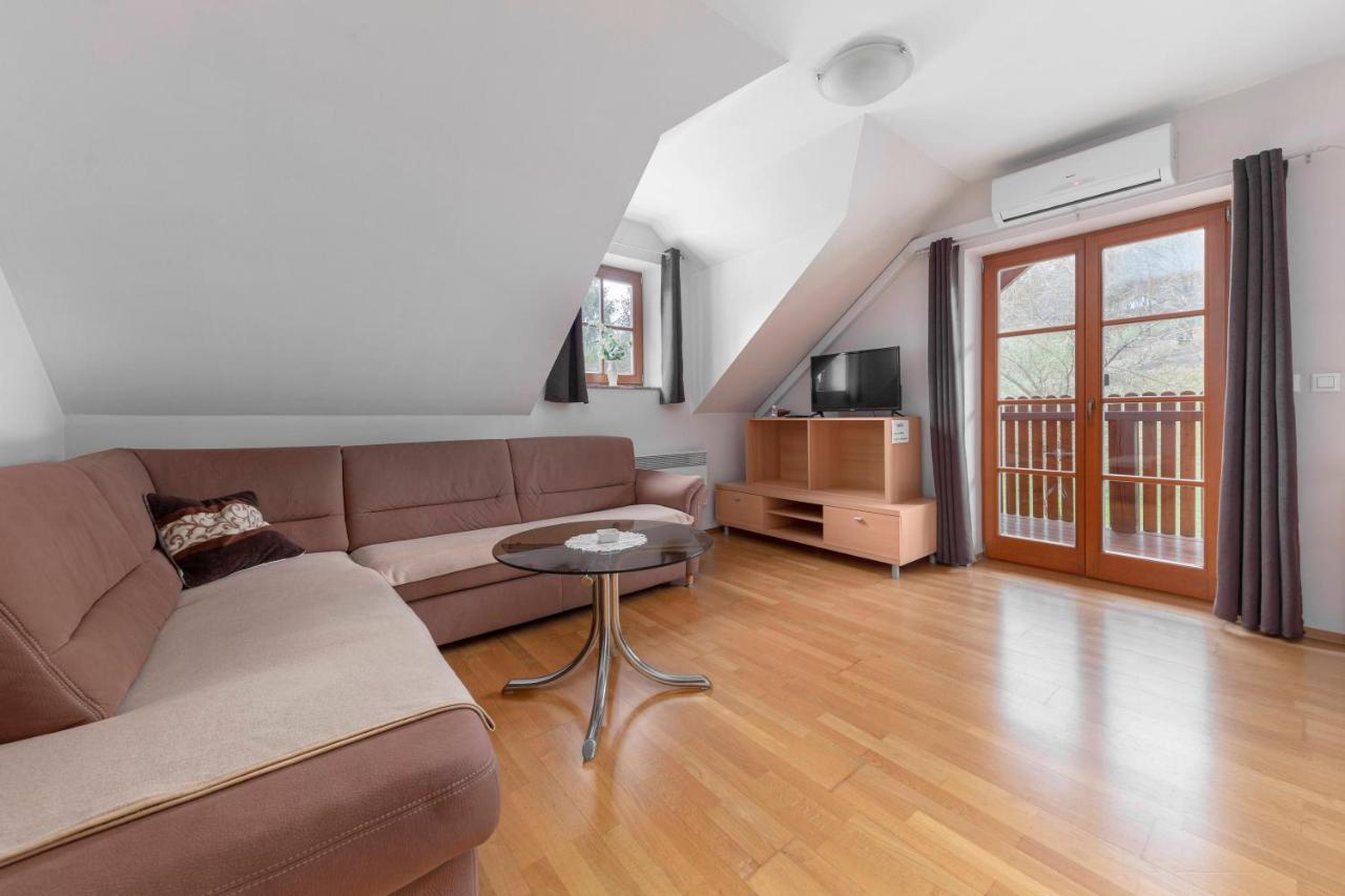 Apartma Metka Medvode Zewnętrze zdjęcie