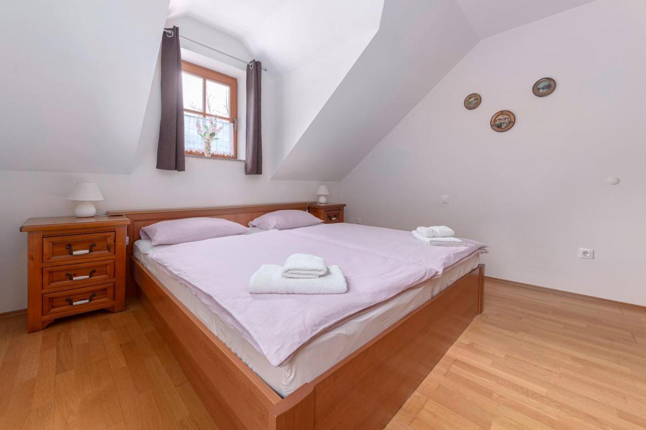 Apartma Metka Medvode Zewnętrze zdjęcie